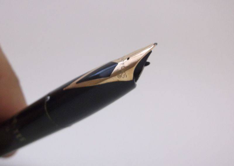 A TOP CLASS VINTAGE SHAEFFERS PFM-III FOUNTAIN PEN WITH 14 CT NIB PLUS BOX AND INSTRUCTIONS !!