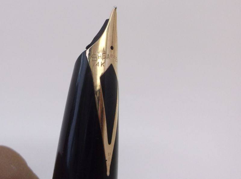A TOP CLASS VINTAGE SHAEFFERS PFM-III FOUNTAIN PEN WITH 14 CT NIB PLUS BOX AND INSTRUCTIONS !!