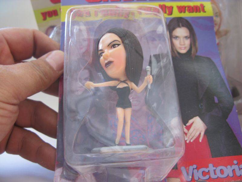 COULD THIS BE WHAT YOU WANT ? WHAT YOU REALLY REALLY WANT ? COLLECTIBLE SPICE GIRLS FIGURES...SWEET
