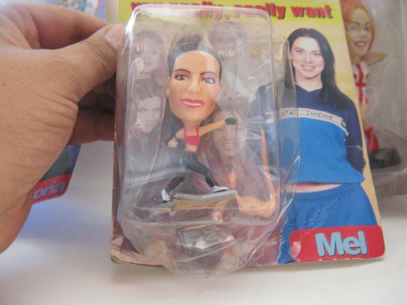 COULD THIS BE WHAT YOU WANT ? WHAT YOU REALLY REALLY WANT ? COLLECTIBLE SPICE GIRLS FIGURES...SWEET