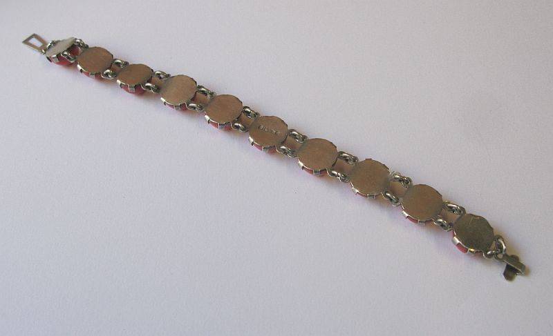 WOW !! A STUNNING VINTAGE SOLID SILVER BRACELET SET WITH GENUINE CABOCHON CORAL ...AWESOME !!