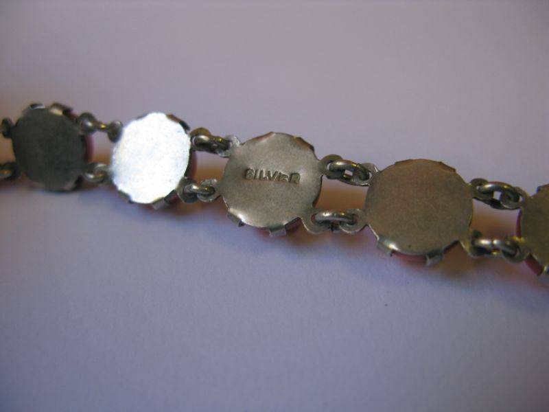 WOW !! A STUNNING VINTAGE SOLID SILVER BRACELET SET WITH GENUINE CABOCHON CORAL ...AWESOME !!