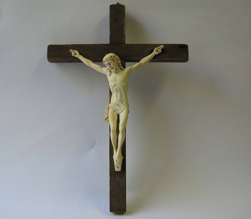 WOW !! NOT OFTEN SEEN....A LOT OF VINTAGE RELIGIOUS FIGURES ....HIGHLY COLLECTABLE !! BID FOR ALL !!