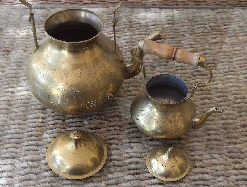 EYE CATCHING !! TWO VINTAGE SOLID BRASS TEAPOTS WITH GREAT DETAIL !! YOU ARE BIDDING FOR BOTH !!