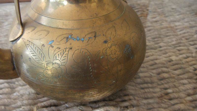 EYE CATCHING !! TWO VINTAGE SOLID BRASS TEAPOTS WITH GREAT DETAIL !! YOU ARE BIDDING FOR BOTH !!