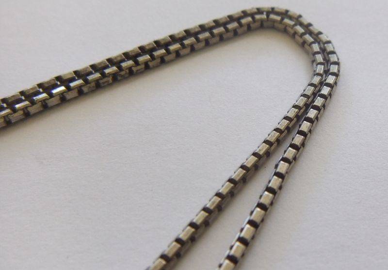 A QUALITY VINTAGE STERLING SILVER NECKLACE WITH A DESIGNER STAMPED STERLING SILVER CROSS PENDANT !!