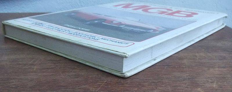 COOL !! A VINTAGE 1982 ""MGB"" GUIDE TO PURCHASE AND RESTORATION MANUAL BY HAYNES !!