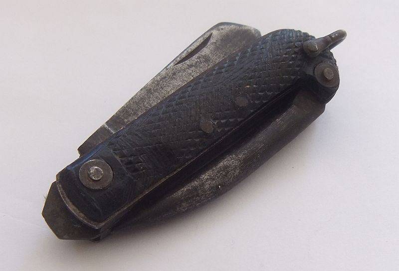 A STAMP DATED 1946  ARMY CLASP KNIFE BY HM SLATER WITH MILITARY ARROW STAMP