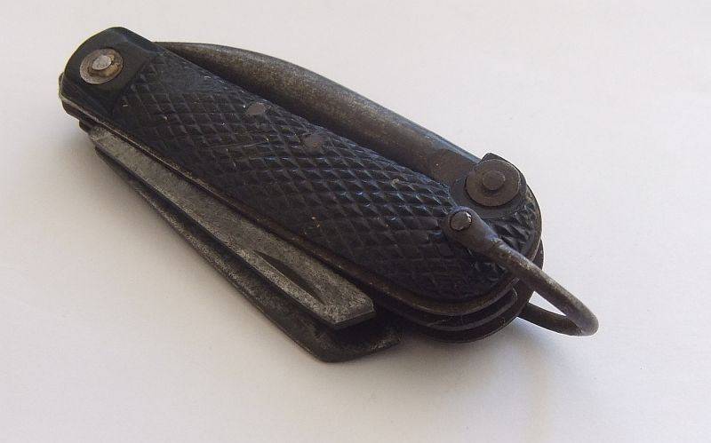 A STAMP DATED 1946  ARMY CLASP KNIFE BY HM SLATER WITH MILITARY ARROW STAMP