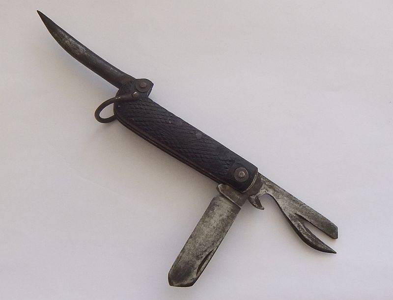 A STAMP DATED 1946  ARMY CLASP KNIFE BY HM SLATER WITH MILITARY ARROW STAMP