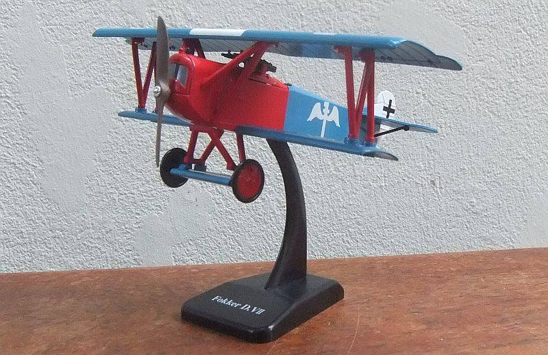 A CHARMING DETAILED 1:72 SCALE MODEL OF THE " FOKKER D.V II " FIGHTER PLANE ON STAND