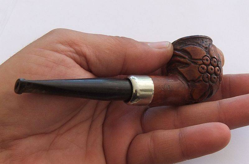 A FABULOUS INTRICATELY DETAILED HAND CARVED VINTAGE SMOKING PIPE WITH INTERESTING COLLAR !! COOL !!
