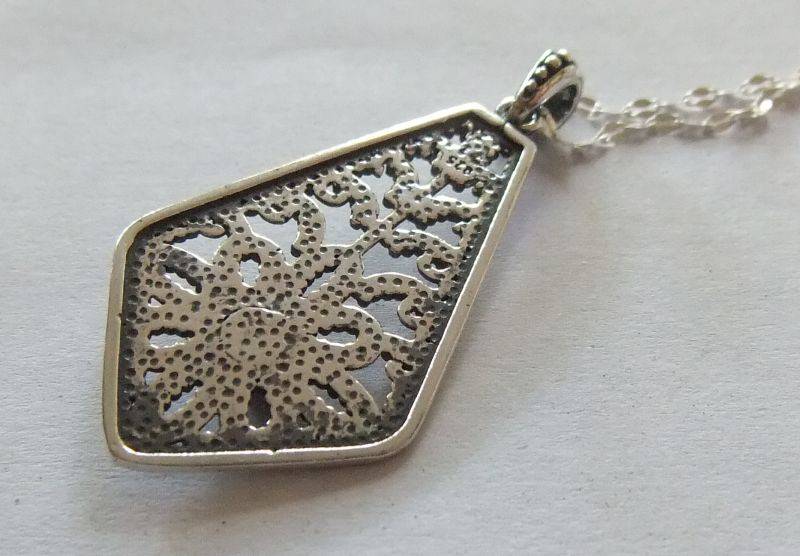 WOW !! A FASCINATING "KITE" SHAPED STERLING SILVER PENDANT & A STERLING SILVER NECKLACE !!