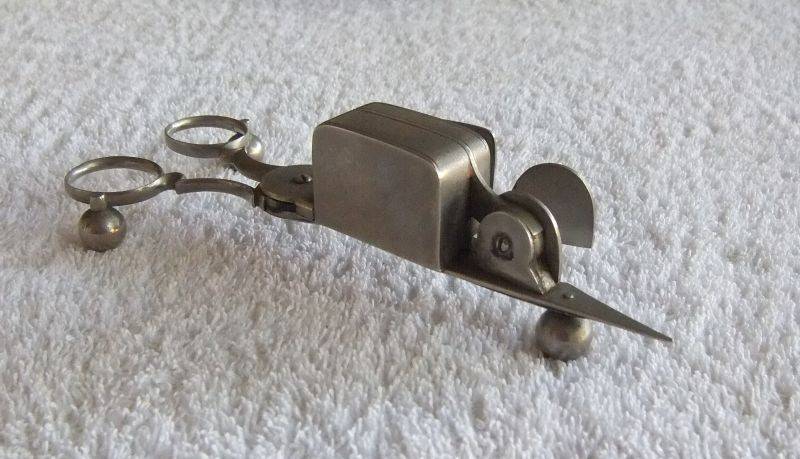 ANTIQUE CANDLE SNUFFER / WICK CUTTING TOOL ORNAMENT - NOT FUNCTIONAL