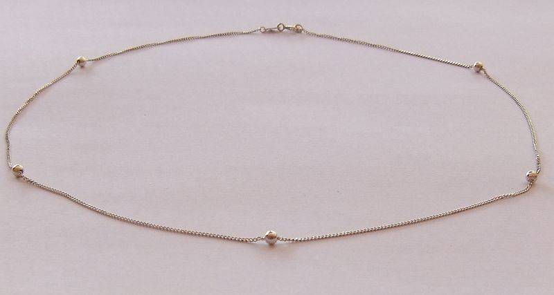 WOW !! A BEAUTIFUL VINTAGE LOOK STERLING SILVER NECKLACE WITH BALL DECORATION ... MUST SEE !!