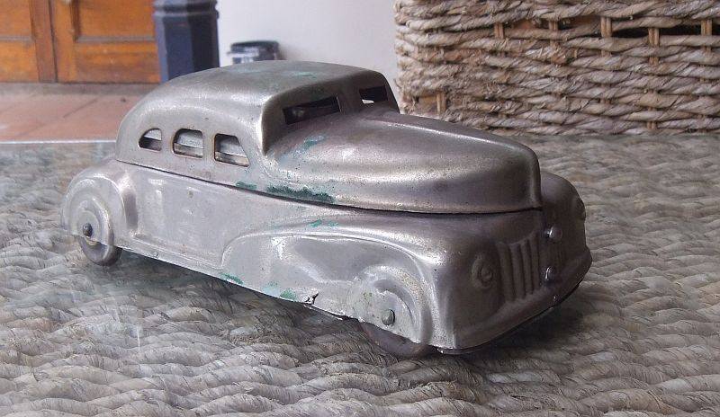 THE COOLEST FIND !! A 1930`S TIN METAL CAR SHAPED "CONTAINER" FOR BETEL NUTS - EASY TO RESEARCH !!