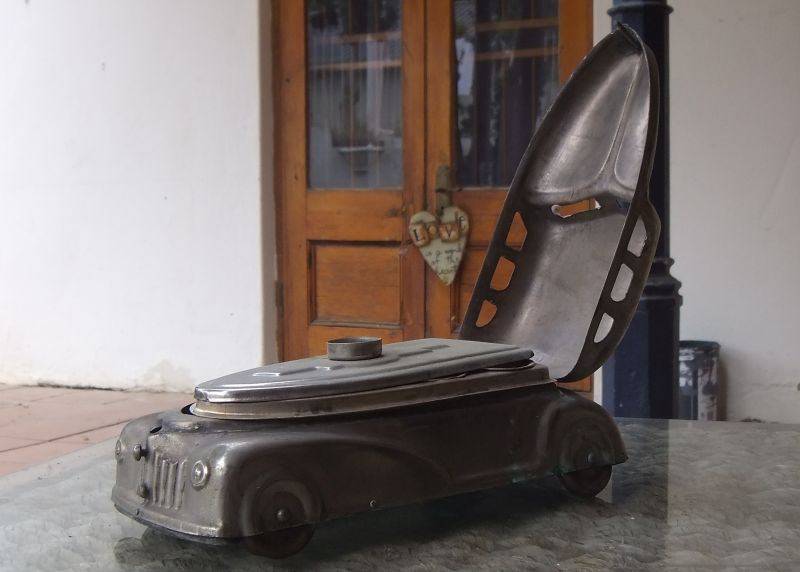 THE COOLEST FIND !! A 1930`S TIN METAL CAR SHAPED "CONTAINER" FOR BETEL NUTS - EASY TO RESEARCH !!