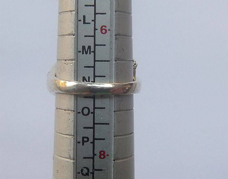 AN EXQUISITE VINTAGE LOOK SOLID STERLING SILVER RING SET WITH "TONS" OF MARCASITE !! SIMPLY WOW !!