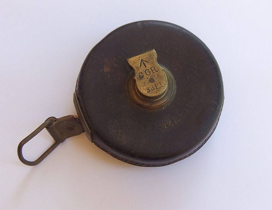 BRILLIANT RARE FIND !! A WORLD WAR ERA MILITARY ISSUED MEASURING TAPE !! LEATHER AND BRASS !! COOL