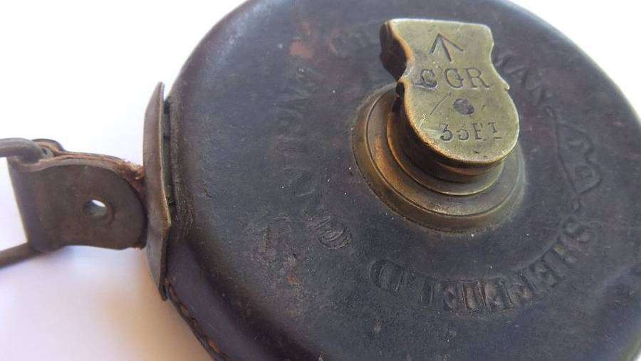 BRILLIANT RARE FIND !! A WORLD WAR ERA MILITARY ISSUED MEASURING TAPE !! LEATHER AND BRASS !! COOL