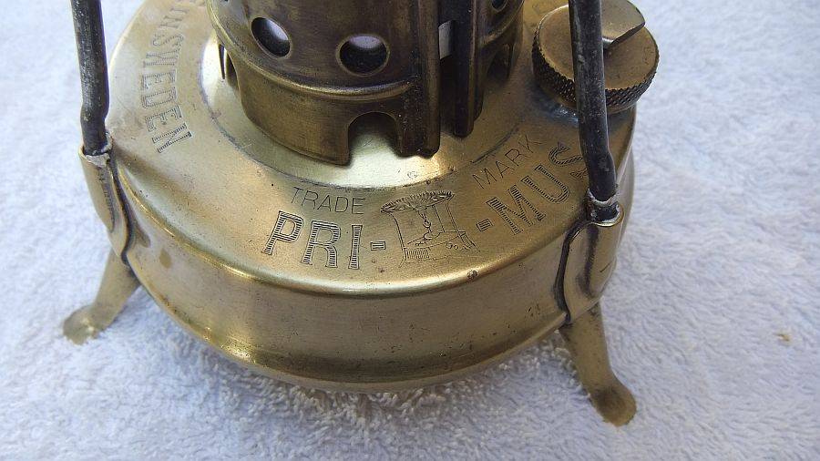 SJOE , TE PRAGTIG !! MADE IN SWEDEN...A VINTAGE SOLID BRASS PRIMUS STOVE NO 96 WITH FOLDABLE "LEGS"