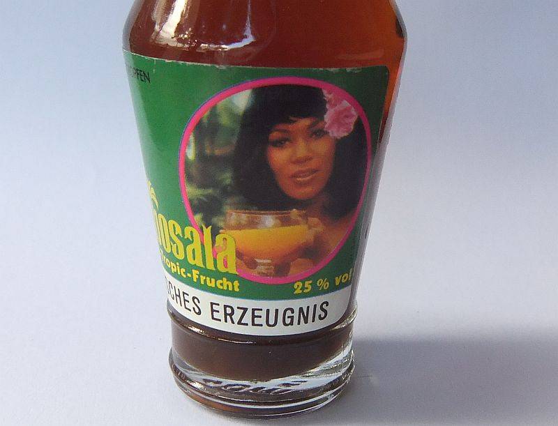 SEALED !! 40 ML VINTAGE MINIATURE !! 25 % ALCOHOL ... ""JAMBOSALA"" FRUIT LIQUEUR !! FOR THE EXOTIC