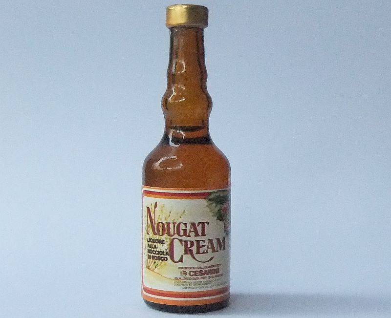SEALED !! 16 ML VINTAGE MINIATURE !! UNKNOWN % ALCOHOL ..."NOUGAT CREAM" ITALIAN