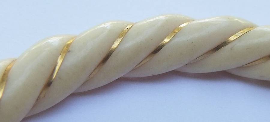 AN EXQUISITE VINTAGE DESIGNER STAMPED CARVED BONE BANGLE WRAPPED IN 14 CT GOLD !! LOOK AND READ !!
