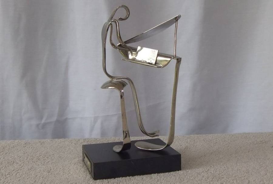 WOW !! A SUPERB CUTLERY ""PIANO MAN "" STATUE BY ARGENTINIAN ARTIST HUGO DE RITIS !! SO COOL !!