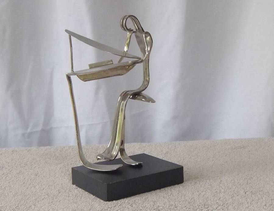WOW !! A SUPERB CUTLERY ""PIANO MAN "" STATUE BY ARGENTINIAN ARTIST HUGO DE RITIS !! SO COOL !!