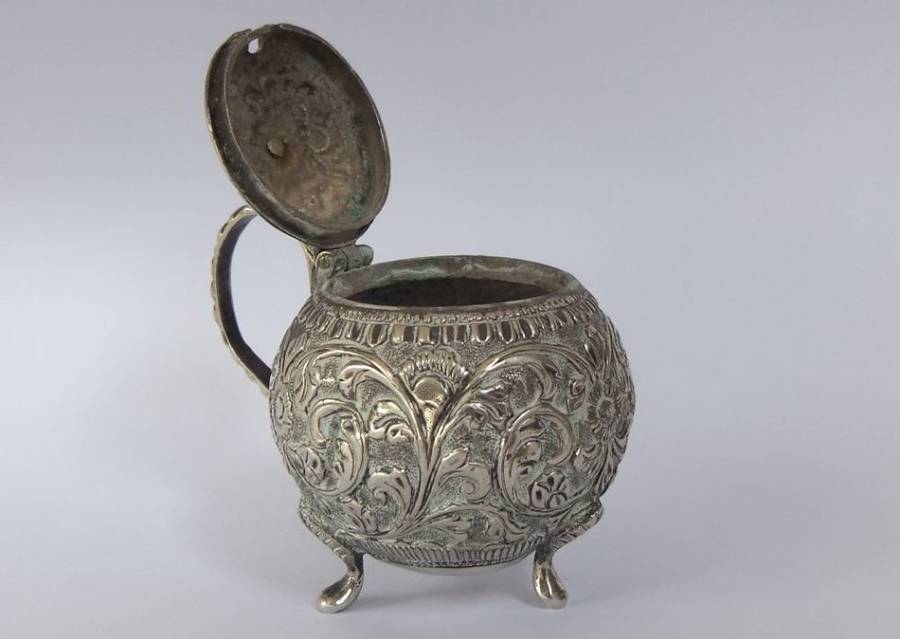 CIRCA 1880 !! A RARE SOLID STERLING SILVER COLONIAL INDIA MUSTARD POT !! 51.8 GRAMS !! HIGH VALUE !!