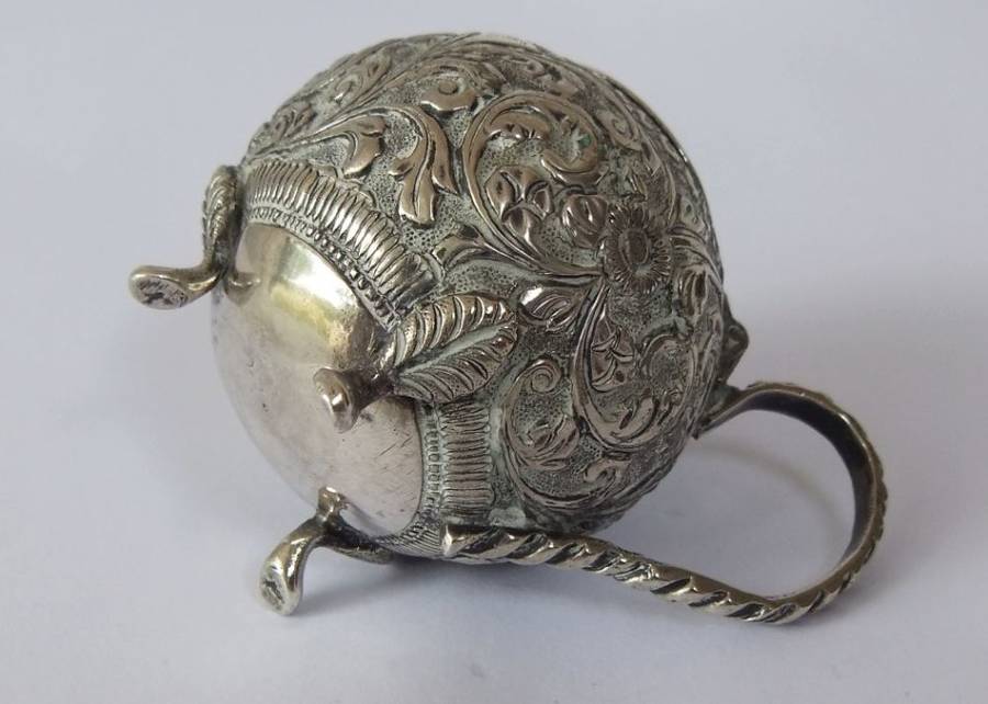 CIRCA 1880 !! A RARE SOLID STERLING SILVER COLONIAL INDIA MUSTARD POT !! 51.8 GRAMS !! HIGH VALUE !!