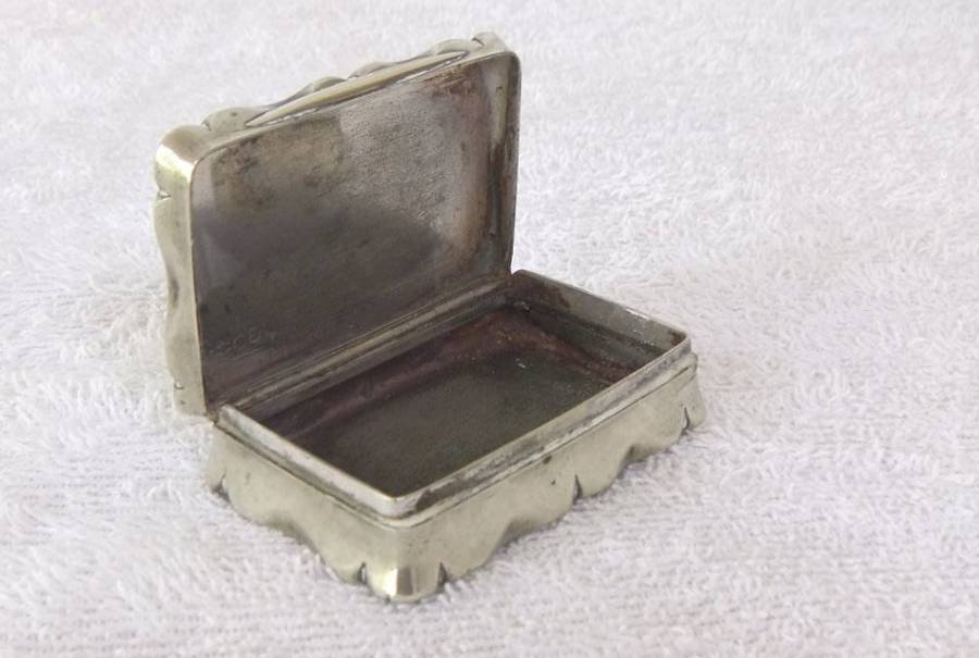 RARE FIND !! AN ANTIQUE HALLMARKED SNUFF BOX FROM THE BOER WAR ERA 1880-1900 BOER NAME & "SPITSKOP"
