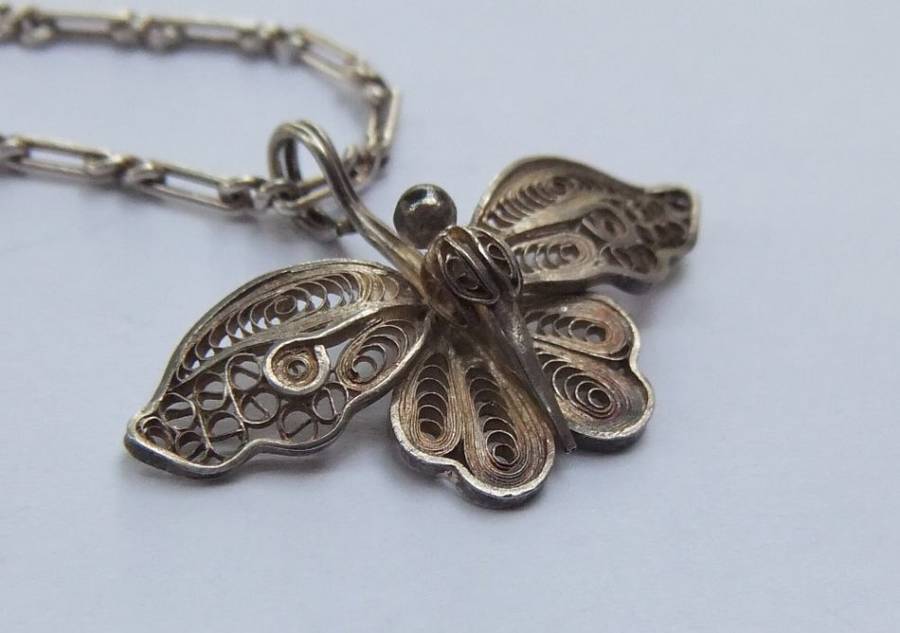 RARE FIND !!A VINTAGE STERLING SILVER FILIGREE BUTTERFLY PENDANT & STERLING SILVER DESIGNER NECKLACE