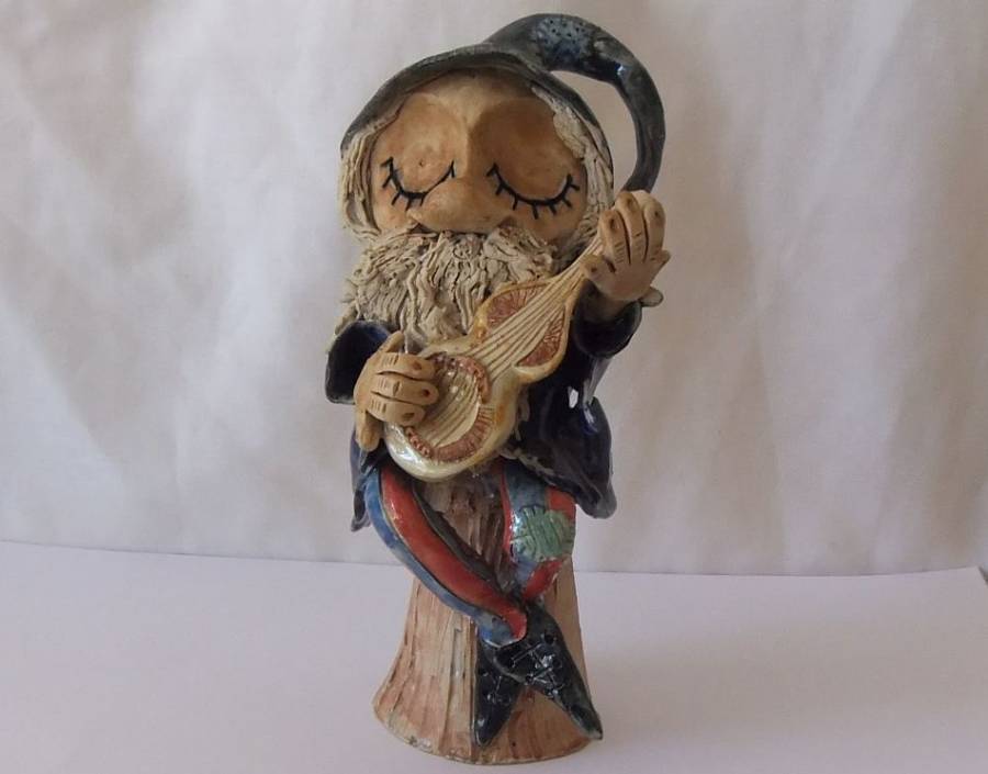 WOW !! A CHARMING VINTAGE SIGNED HAND PAINTED FAIRY MAN SCULPTURE BY CARA TURNER OF IRELAND !!