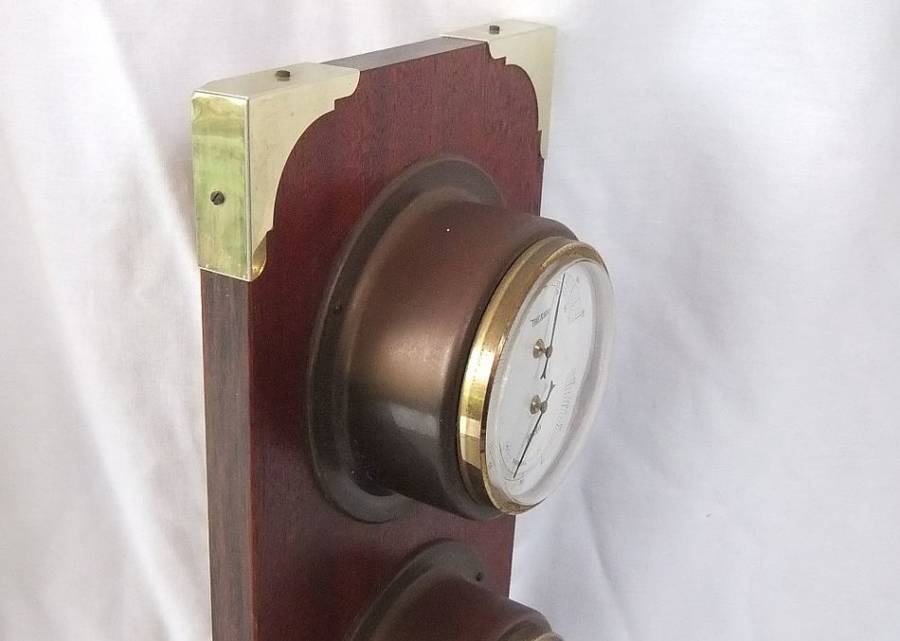 A VINTAGE WEST GERMAN MADE HYGROMETER / THERMOMETER / BAROMETER AND CLOCK - WOOD & BRASS