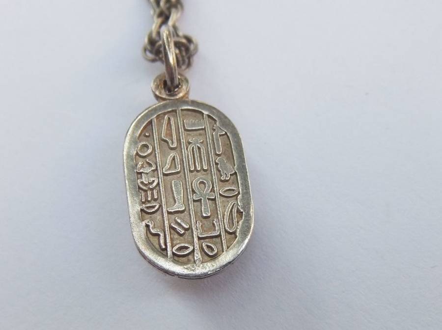 A VINTAGE SOLID EGYPTIAN SILVER SCARAB PENDANT WITH A STERLING SILVER NECKLACE !! RARE !!