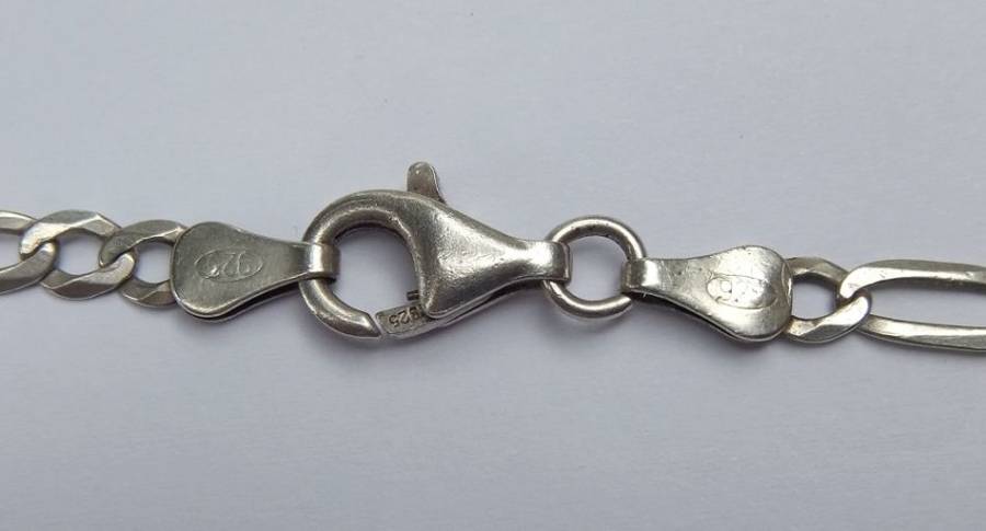 A GOOD QUALITY STERLING SILVER FIGARO STYLE NECKLACE WITH A SOLID STERLING SILVER CROSS PENDANT !!