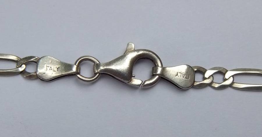 A GOOD QUALITY STERLING SILVER FIGARO STYLE NECKLACE WITH A SOLID STERLING SILVER CROSS PENDANT !!