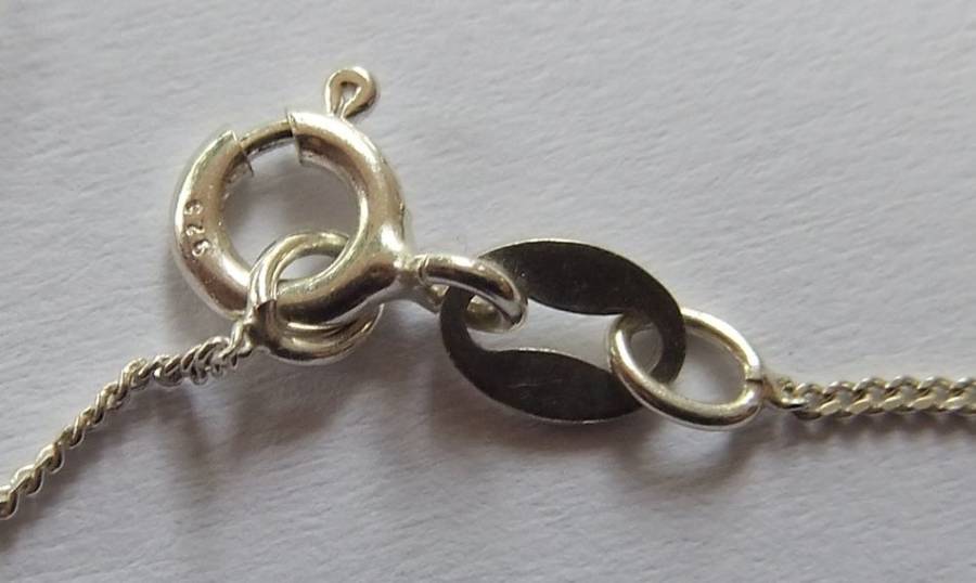 AN EXTREMELY ADORABLE BOY & GIRL BIG HOLLOW STERLING SILVER PENDANT WITH A STERLING SILVER NECKLACE