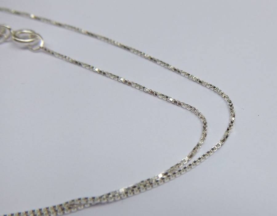 A DETAILED STERLING SILVER CRUCIFIX PENDANT PLUS A STERLING SILVER NECKLACE !! FREE COMBINING !!