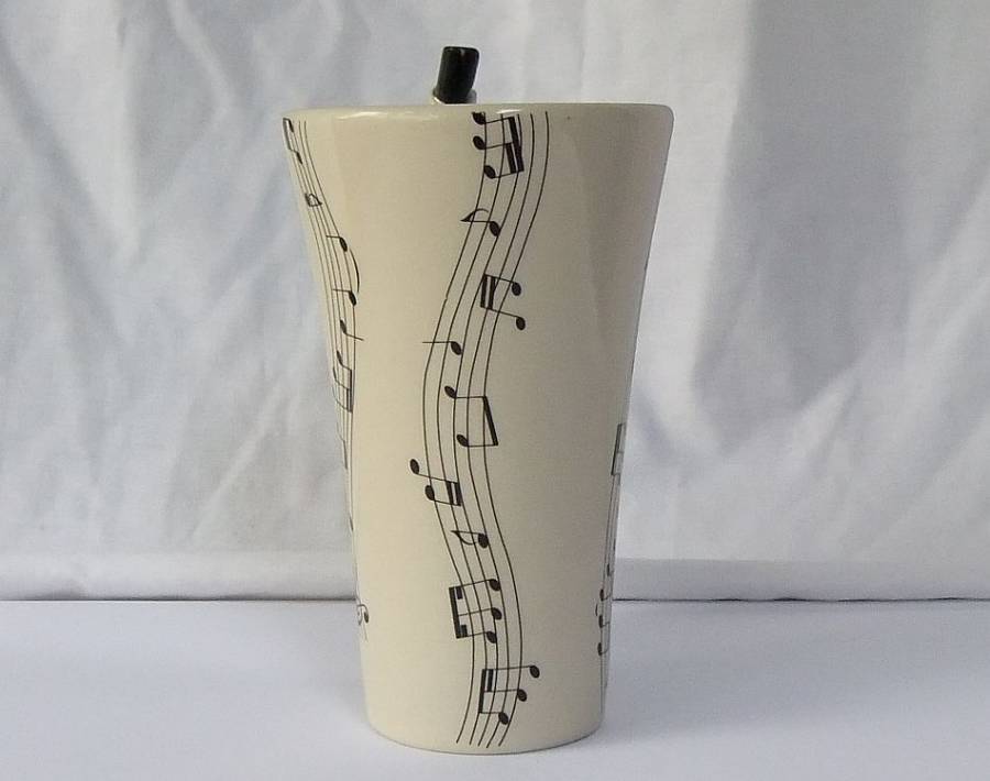 SO COOL !! A GREAT QUALITY SAXOPHONE / MUSIC THEMED COFFEE MUG BY BLUE WITCH !! GREAT DETAIL !!