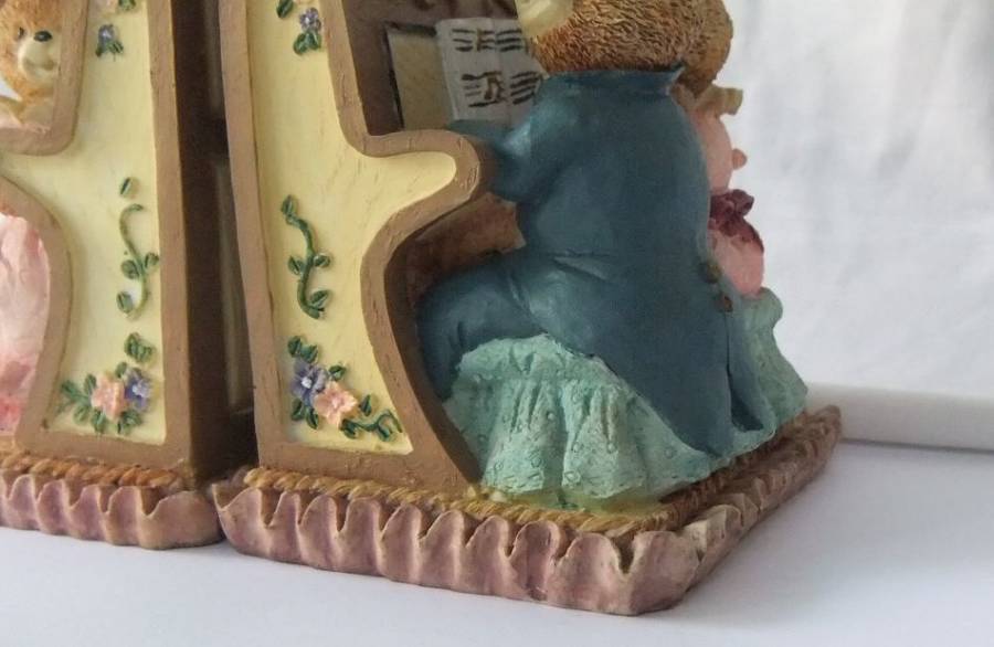 A VERY HEAVY SOLID RESIN HAND PAINTED PAIR OF TEDDY BEAR PIANO THEMED BOOK ENDS !! TOO CUTE !!