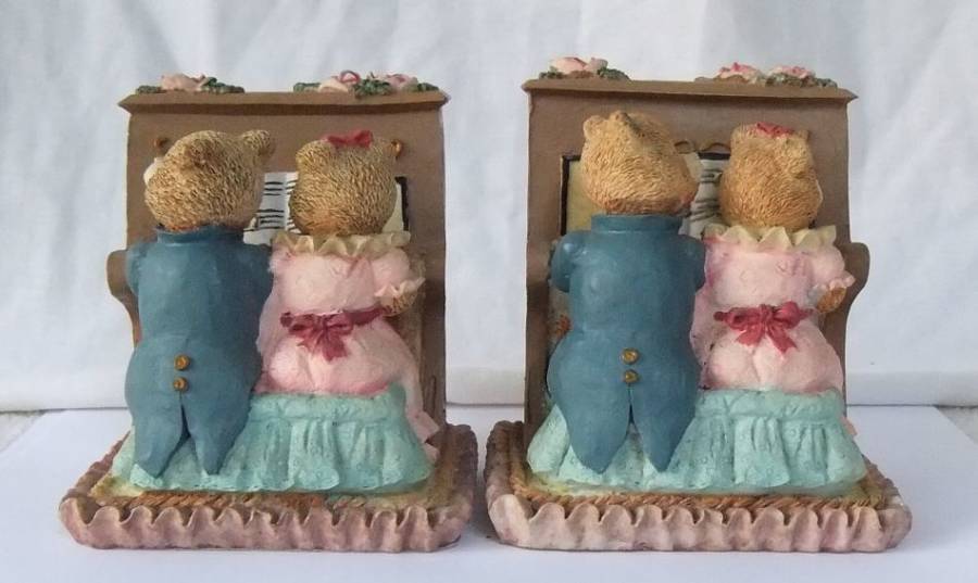 A VERY HEAVY SOLID RESIN HAND PAINTED PAIR OF TEDDY BEAR PIANO THEMED BOOK ENDS !! TOO CUTE !!