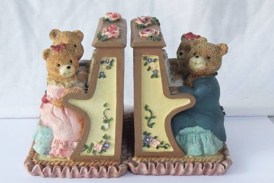 A VERY HEAVY SOLID RESIN HAND PAINTED PAIR OF TEDDY BEAR PIANO THEMED BOOK ENDS !! TOO CUTE !!