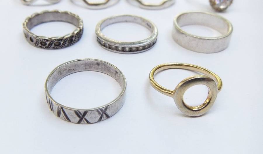 OH BOY !! WHAT A TREAT !! NINE SOLID STERLING SILVER RINGS FOR YOUR COLLECTION !! BID FOR THE LOT !!