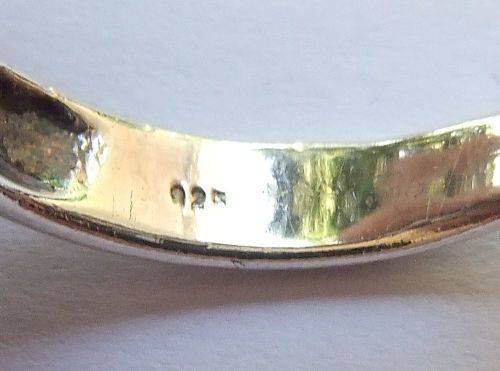 A FABULOUS HIGH QUALITY SOLID STERLING SILVER RING SET WITH A FACETED CZ STONE !! FULLY TESTED !!