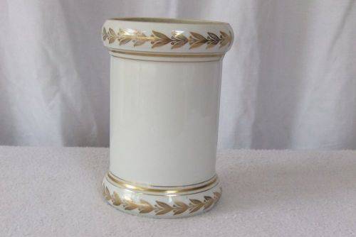 SO CLASSY !! A VINTAGE GERMAN PORCELAIN VASE BY ALBOTH & KAISER BAVARIA IN THE SEVRES PATTERN