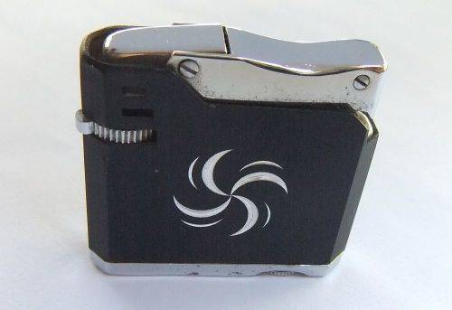 A STYLISH VINTAGE LIGHTER BY MINUET JAPAN IN GREAT COSMETIC CONDITION !! FREE COMBINING !!