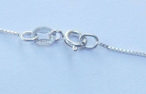 AN ELEGANT STERLING SILVER PENDANT SET WITH A MARQUISE CUT STONE PLUS A STERLING SILVER NECKLACE !!